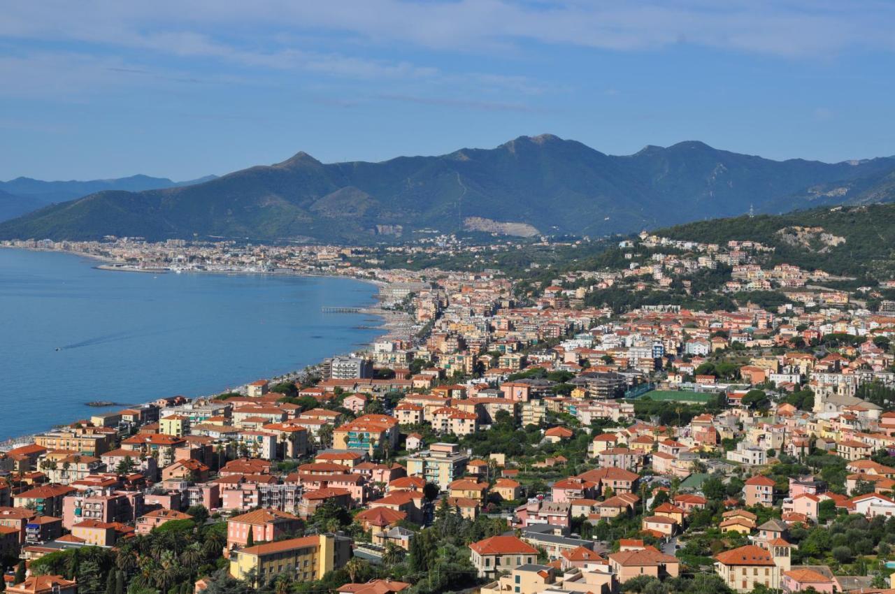 Via Battisti 231 1 Apartment Pietra Ligure Bagian luar foto
